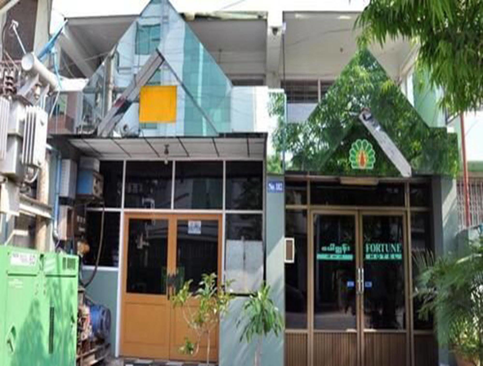 Fortune Hotel Mandalay Bagian luar foto
