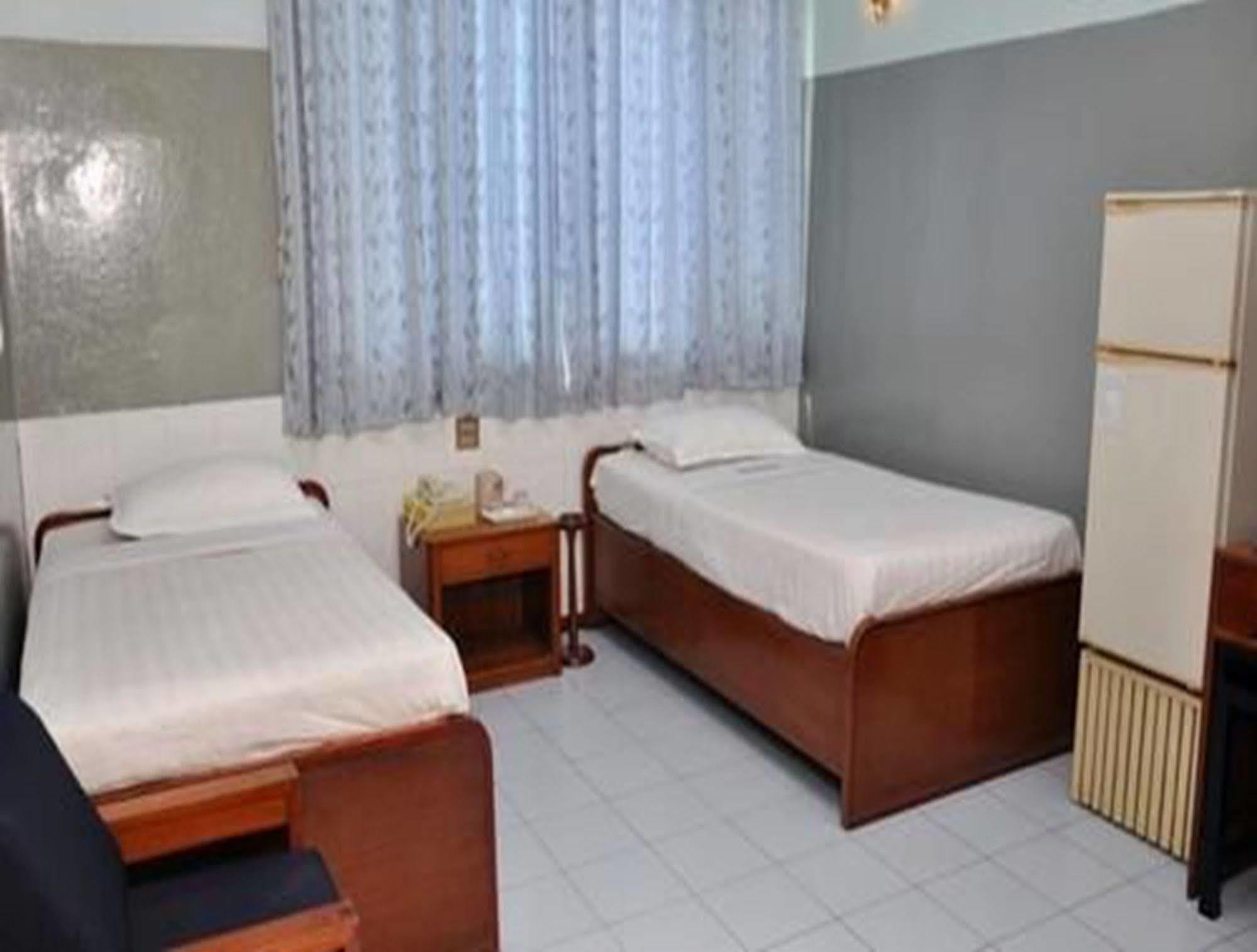 Fortune Hotel Mandalay Bagian luar foto