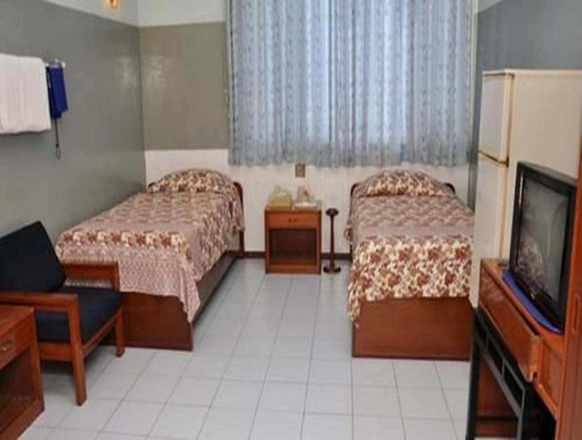 Fortune Hotel Mandalay Bagian luar foto